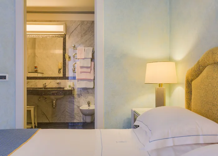 Rivoli Boutique 4* Florence