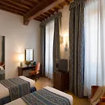 Отель Rivoli Boutique