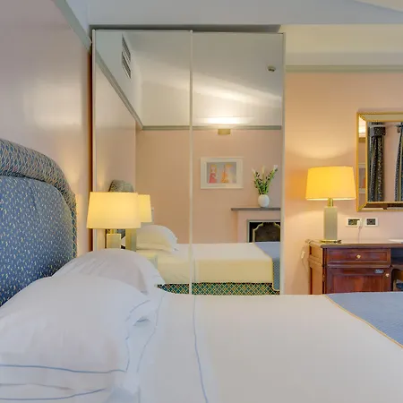 Rivoli Boutique מלון 4*