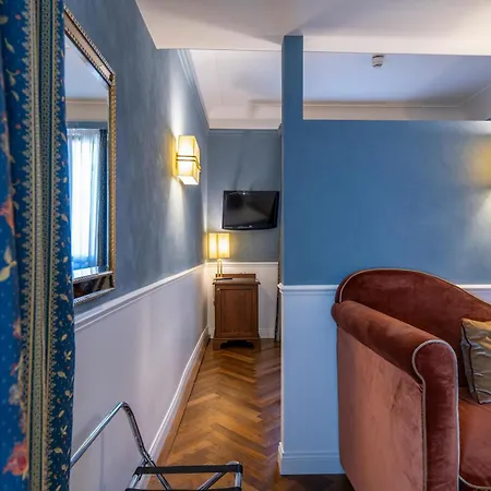 Rivoli Boutique Hotel 4*
